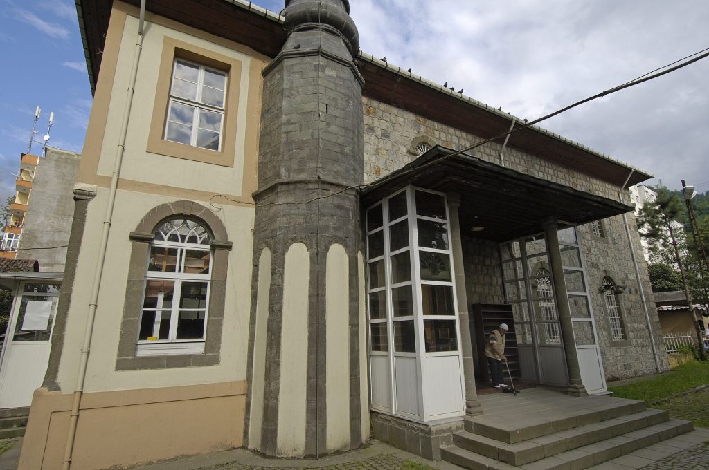 Gülbahar Hatun Camii: Rize’de Osmanlı Mirası